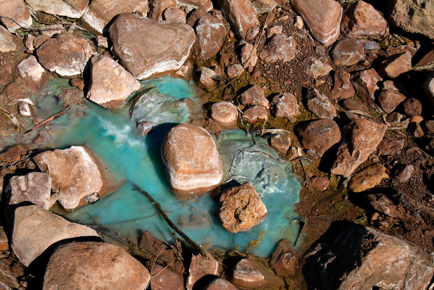 Acid Mine Drainage from Redbank Mine, © Phoebe Barton / MPI 2011